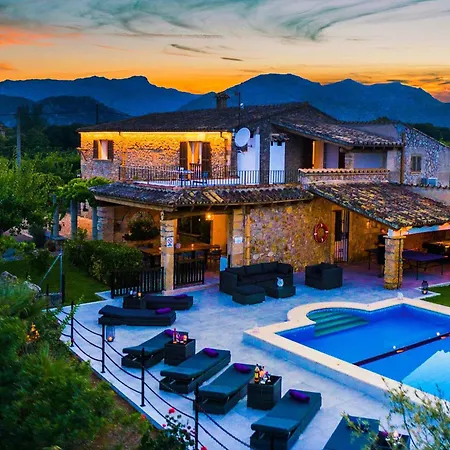 Crever Villa *