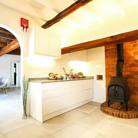 Crever Villa
